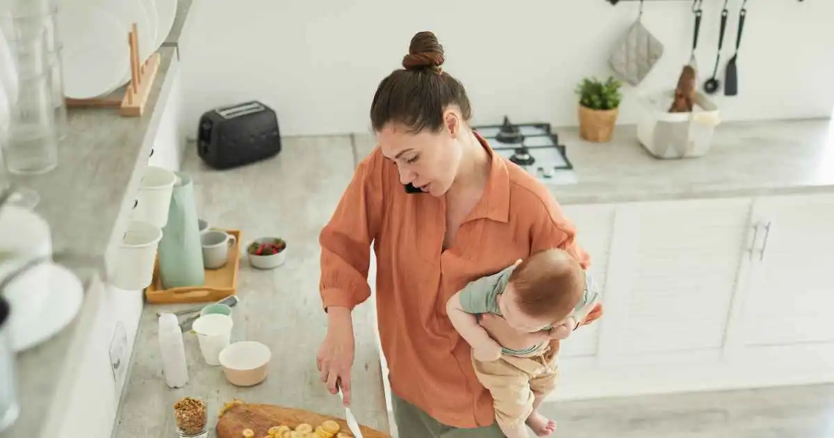 Bi-weekly house cleaning in Glen Ellyn helps busy families keep kitchens and bathrooms consistently clean.